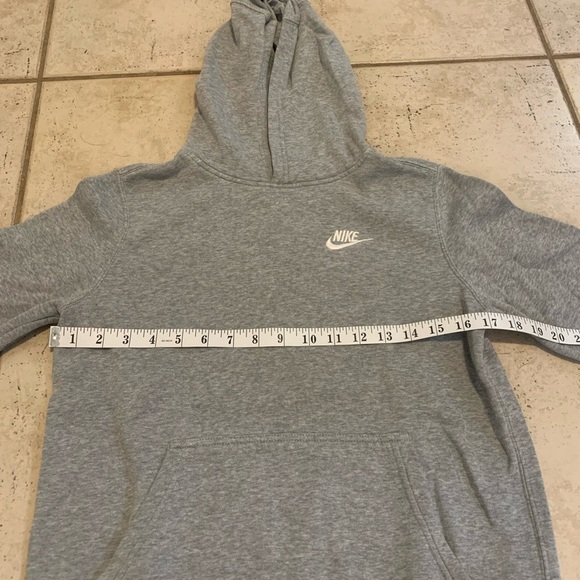💚 Nike Gray Fleece Pullover Hoodie with White Logo - Youth/Adult Small - Picture 4 of 6
